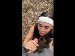 Hentaileah Sneaky al aire libre hermosa chica termina follada