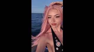 La inesperada aventura con el guía de motos de agua en sus vacaciones