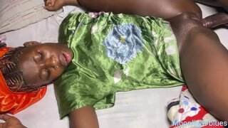 Moonlight Blues - Morena Africana en Noche de Pasión Nigeria masturbandose